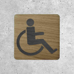 Plaque de porte en bois PMR toilettes handicapés