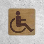 Plaque de porte en bois PMR toilettes handicapés