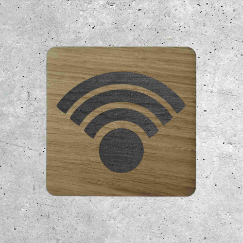 Plaque en bois pour zone Wi-Fi accessible