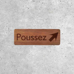 Signalétique en bois Poussez pour porte avec flèche